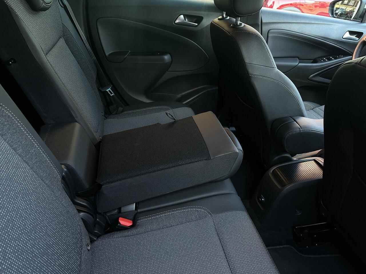 Opel Crossland 1.2 Turbo Elegance Stoel+stuur+voorruit verwarming/Camera/Achterbank verschuifbaar.