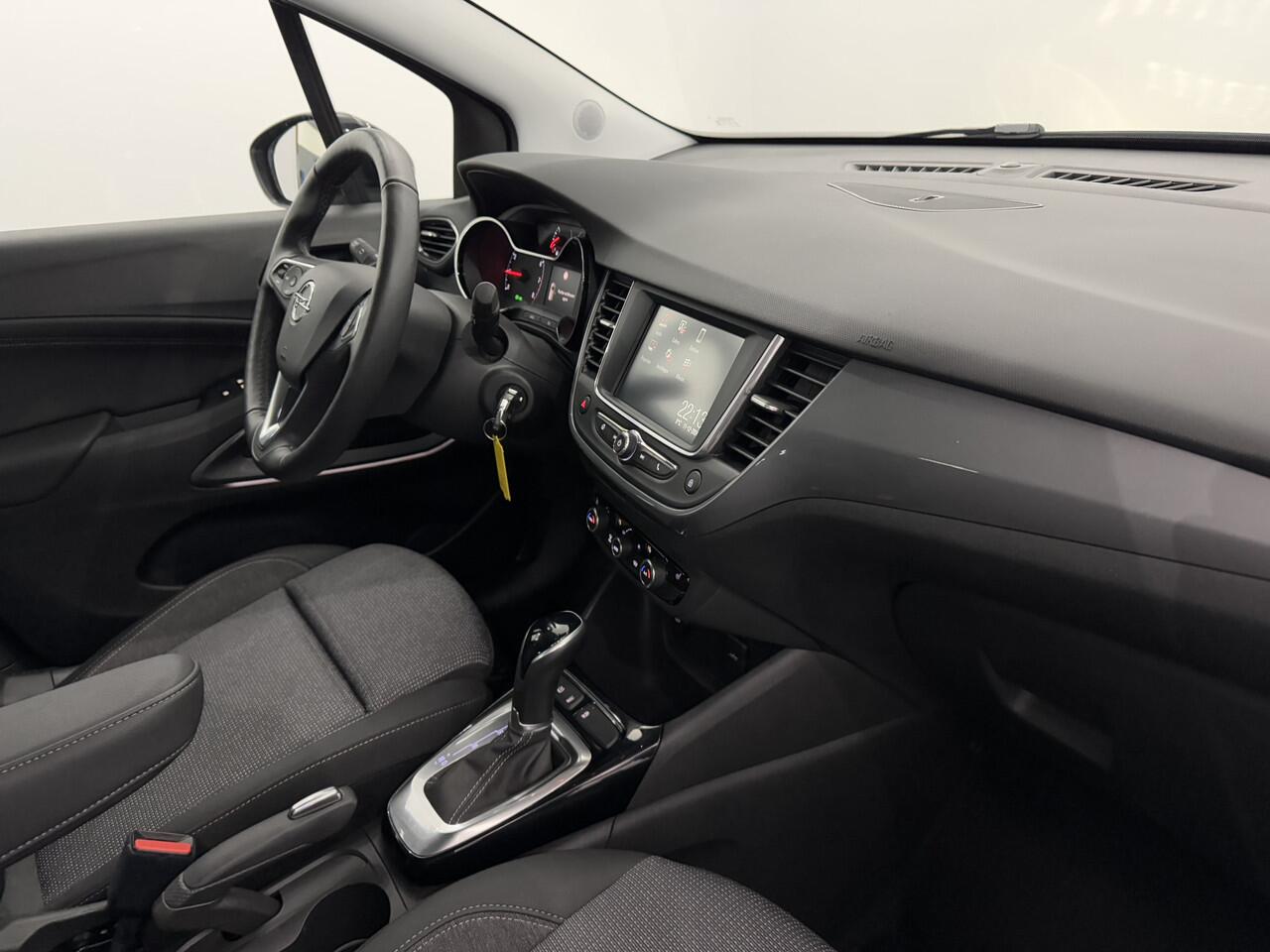 Opel Crossland 1.2 Turbo Elegance Half leder, Clima, Apple carplay, Winterpakket, Cruise control adaptief, 2 jaar garantie