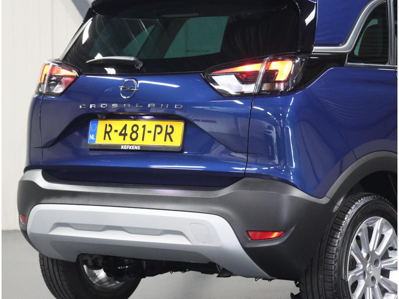 Opel Crossland 110PK Elegance | 1ste Eigenaar | AppleCarPlay/AndroidAuto | Camera | Stoel/Stuur/Voorruit Verwarmd | AGR Stoel | Climate Control | Cruise Control | Armsteun | Isofix | Privacy Glass |
