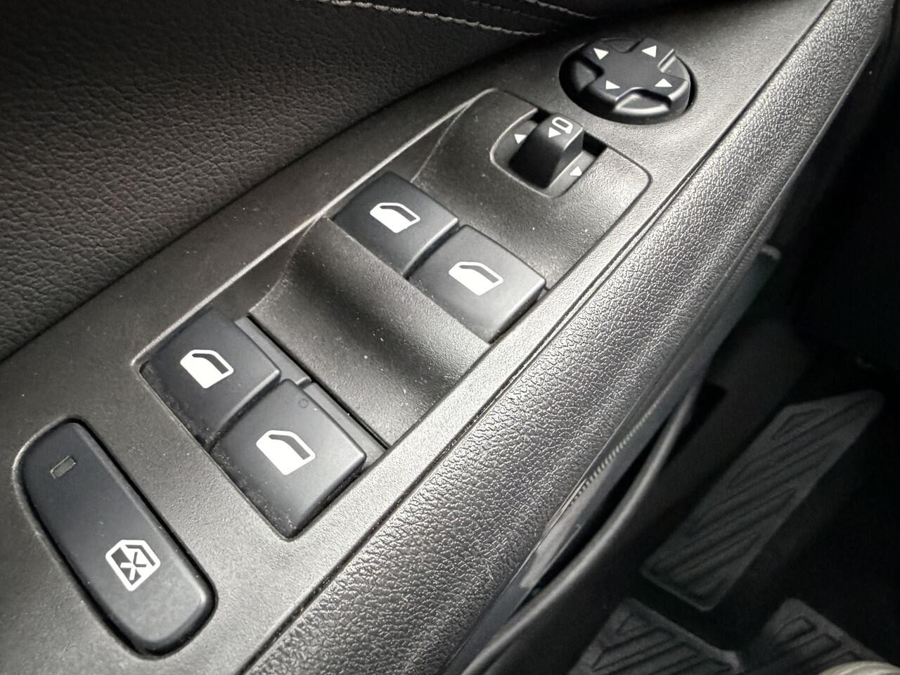 Opel Crossland 1.2 Turbo Elegance | Trekhaak | Stoelverwarming | PDC | Camera |