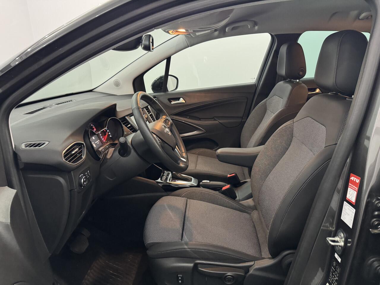 Opel Crossland 1.2 Turbo Elegance 131 PK Half leder, Apple carplay, Rijstrook correctie, Winterpakket, Clima, 2 jaar garantie