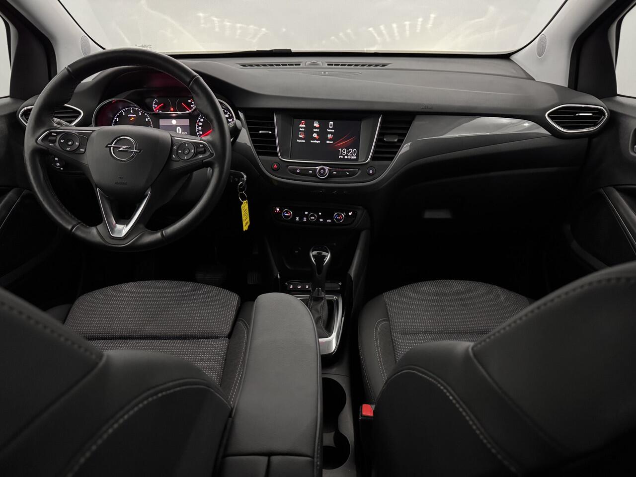 Opel Crossland 1.2 Turbo Elegance Half leder, Winterpakket, Cruise control, Rijstrook correctie, Clima, 2 jaar garantie