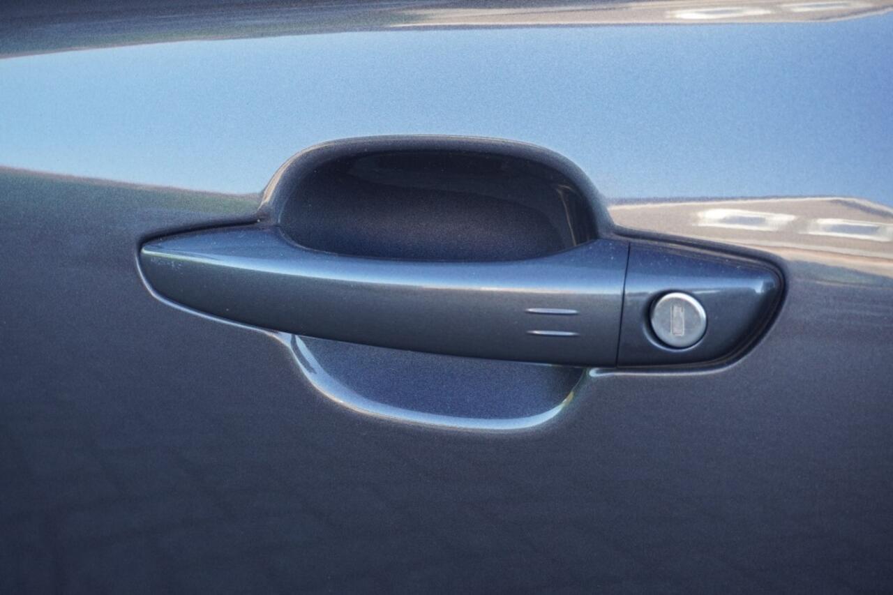 Opel Crossland 1.2 Turbo Ultimate / Zwart dak / Camera + PDC / AGR / Head-up