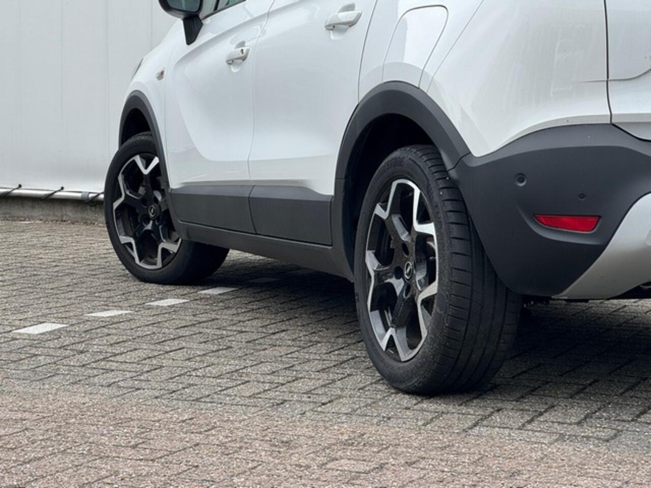 Opel Crossland 1.2 Turbo Ultimate Automaat met Navi/Camera, AGR met Alcantara, 17inch