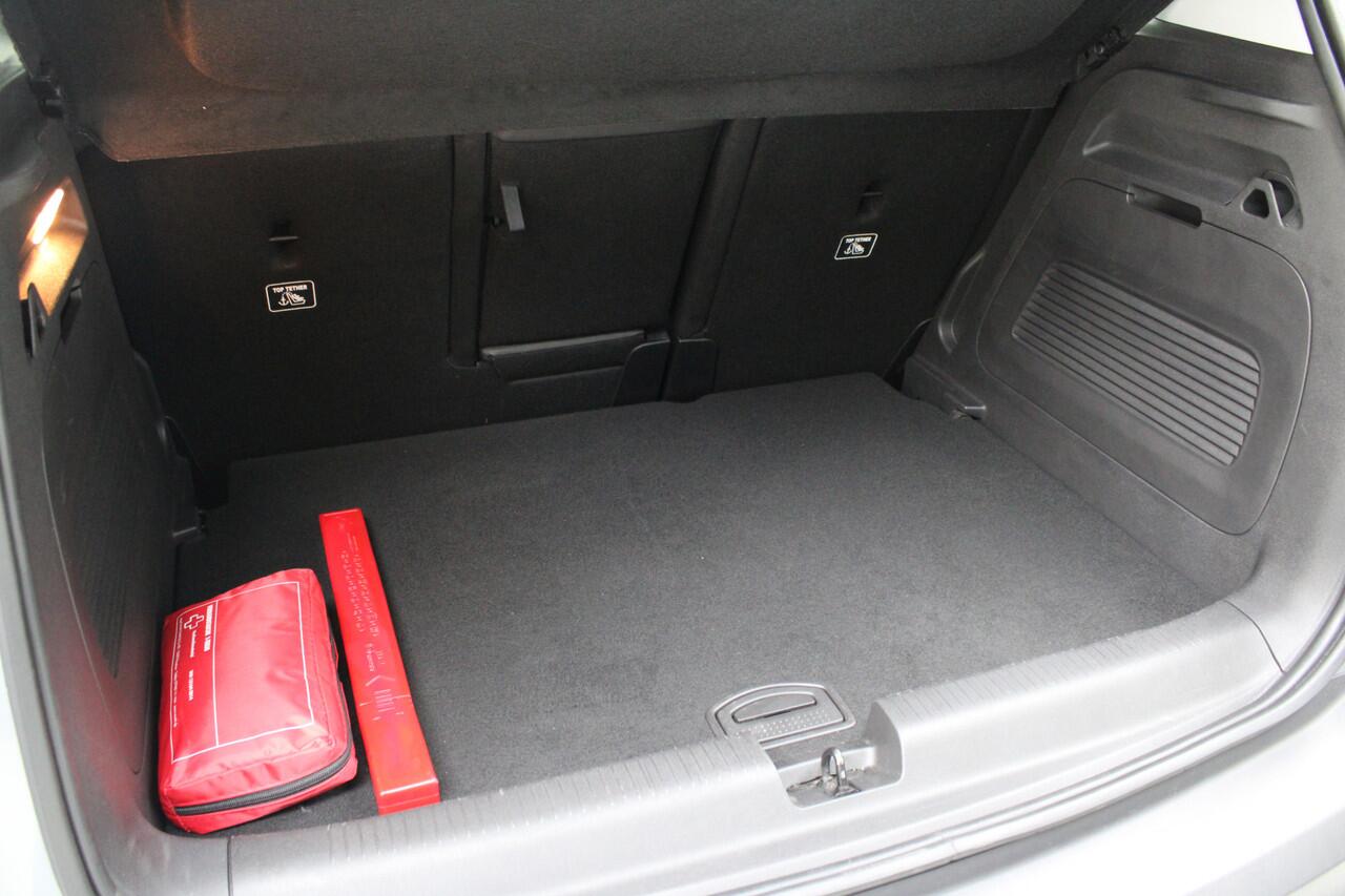 Opel Crossland 1.2 Turbo Elegance 130 pk | climate control | pdc v/a + camera | navi fullmap | carplay | cruise control | bluetooth | stoel/stuur verwarming