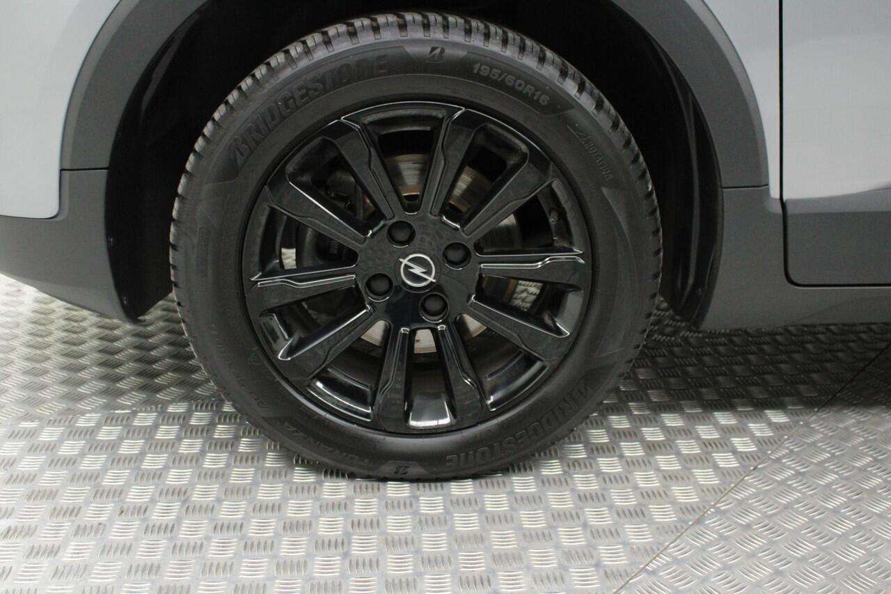 Opel Crossland 1.2 Turbo Elegance 130 pk | climate control | pdc v/a + camera | navi fullmap | carplay | cruise control | bluetooth | stoel/stuur verwarming