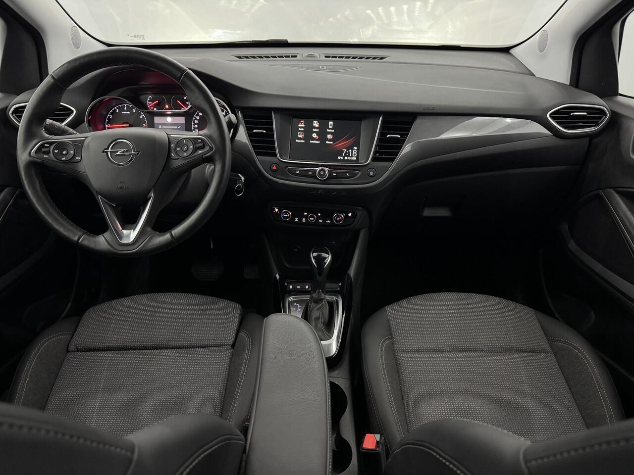 Opel Crossland 1.2 Turbo Elegance 131 PK Half leder, Apple carplay, Rijstrook correctie, Winterpakket, Clima, 2 jaar garantie