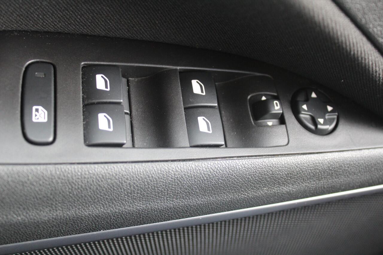 Opel Crossland 1.2 Turbo Edition Stuur- en stoelverwarming l Virtual cockpit l Key-less l LED l PDC l Camera l AppleCarPlay/AndroidAuto VDL auto