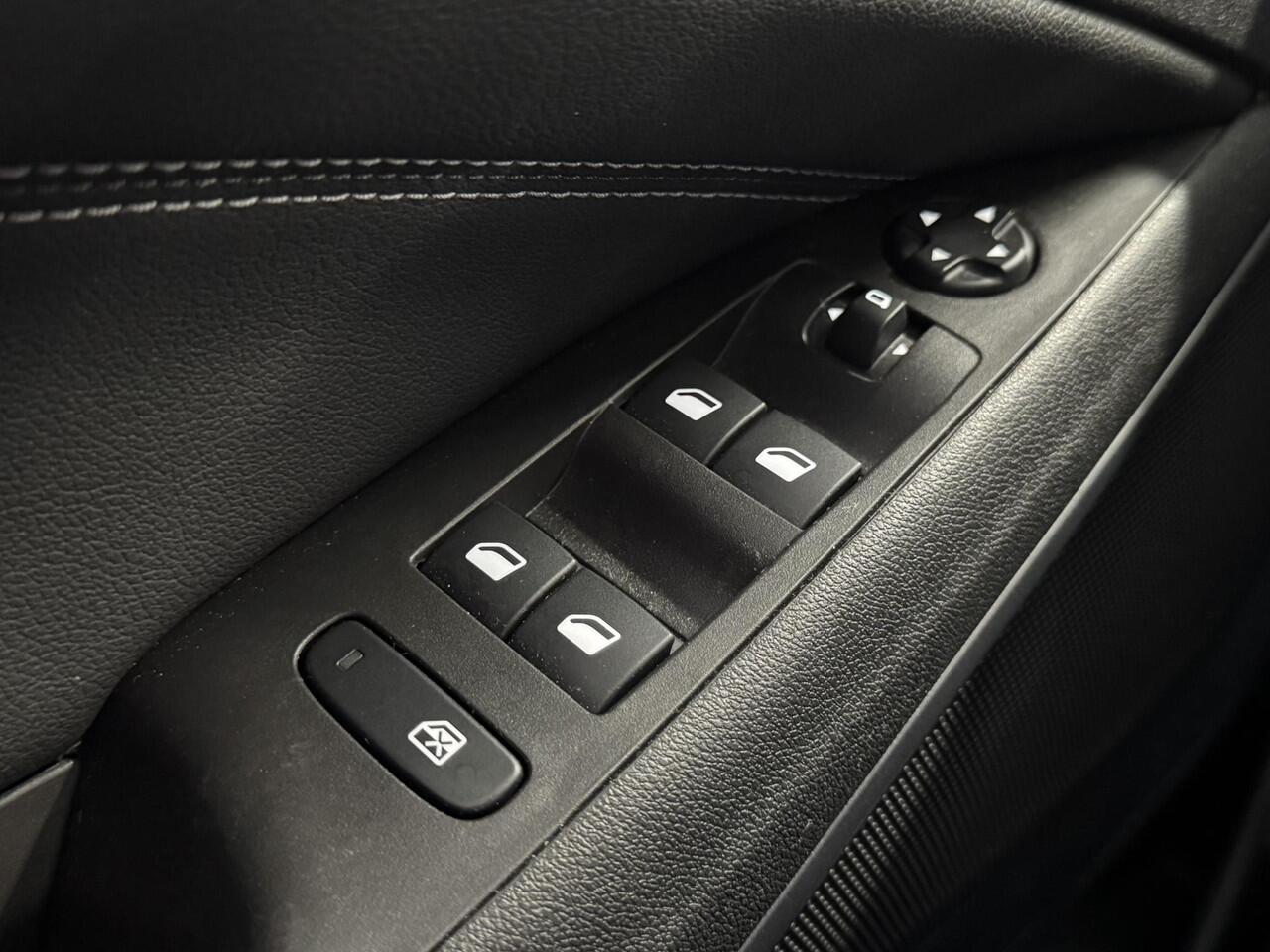 Opel Crossland 1.2 Turbo Elegance | Automaat | Camera | Carplay| Navi | LM velgen | Winter-Pakket | ( Vestiging - Nieuwegein )