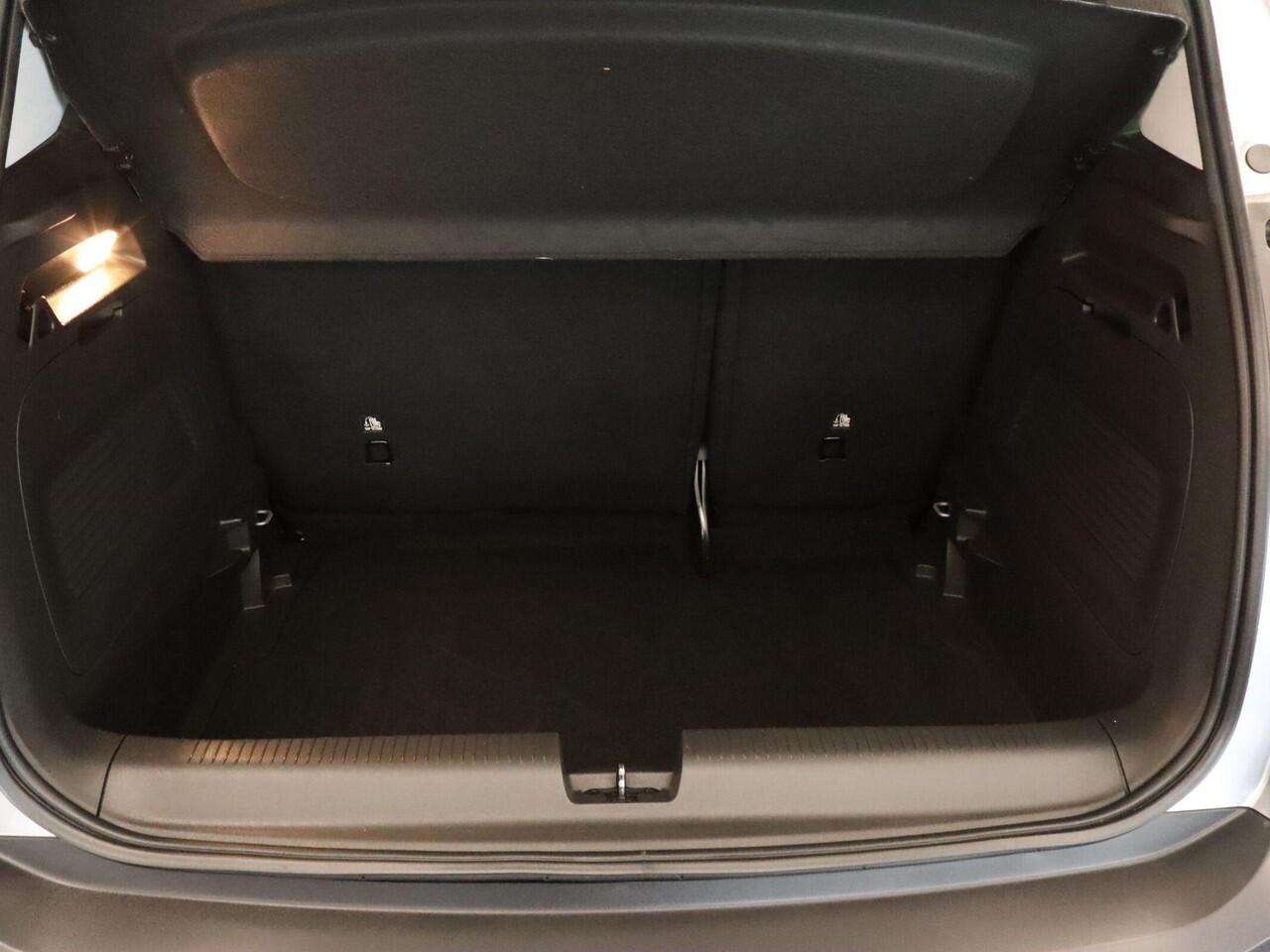 Opel Crossland 1.2 Turbo Elegance - ORIGINEEL NEDERLANDSE AUTO - VASTE TREKHAAK 840KG GEREMD TREKGEWICHT - PARKEERSENSOREN VOOR EN ACHTER - 360 GRADEN CAMERA - DODEHOEK DETECTIE - STUUR EN STOELVERWARMING - NAVIGATIE - APPLE CARPLAY/ ANDROID AUTO