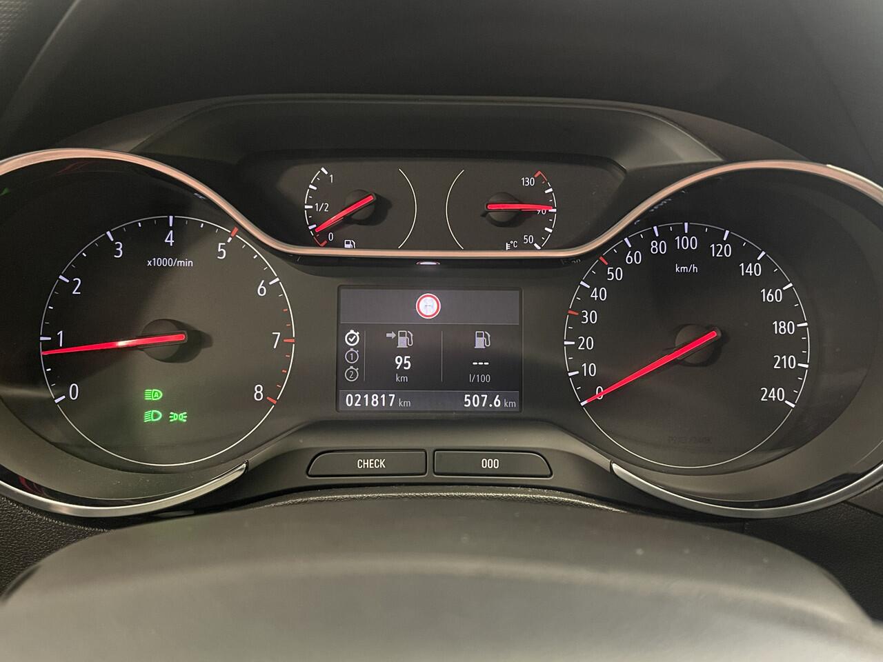 Opel Crossland 1.2 Turbo Elegance | Achteruitrijcamera | Cruise Control | Navigatie | Apple Carplay/Android Auto | Stuurverwarming | Stoelverwarming | Airconditioning |