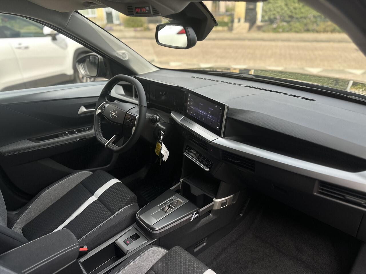 Opel FRONTERA 1.2 Turbo Hybrid GS 145pk 1250kg TREKGEWICHT Automaat / Stoel stuur verwarming / camera / ECC.