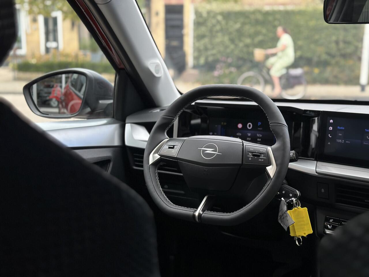 Opel FRONTERA 1.2 Turbo Hybrid Edition 145pk 1250kg TREKGEWICHT Automaat / Stoel stuur verwarming / Navi+camera / ECC.