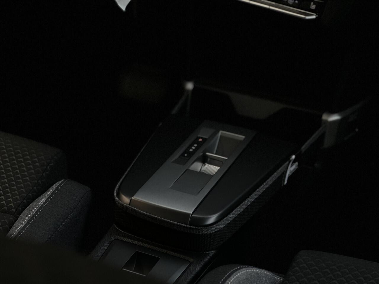 Opel FRONTERA 1.2 Turbo Hybrid Edition 145PK Automaat / Stoel stuur verwarming / Navi+camera / ECC.