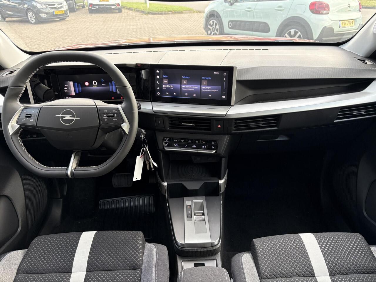 Opel FRONTERA Electric GS 44 kWh 113pk | Navigatie | Camera | Climate Control | Stoel - Stuur - Voorruitverwarming | Dakrails | Volledig Elektrisch | Cruise Control