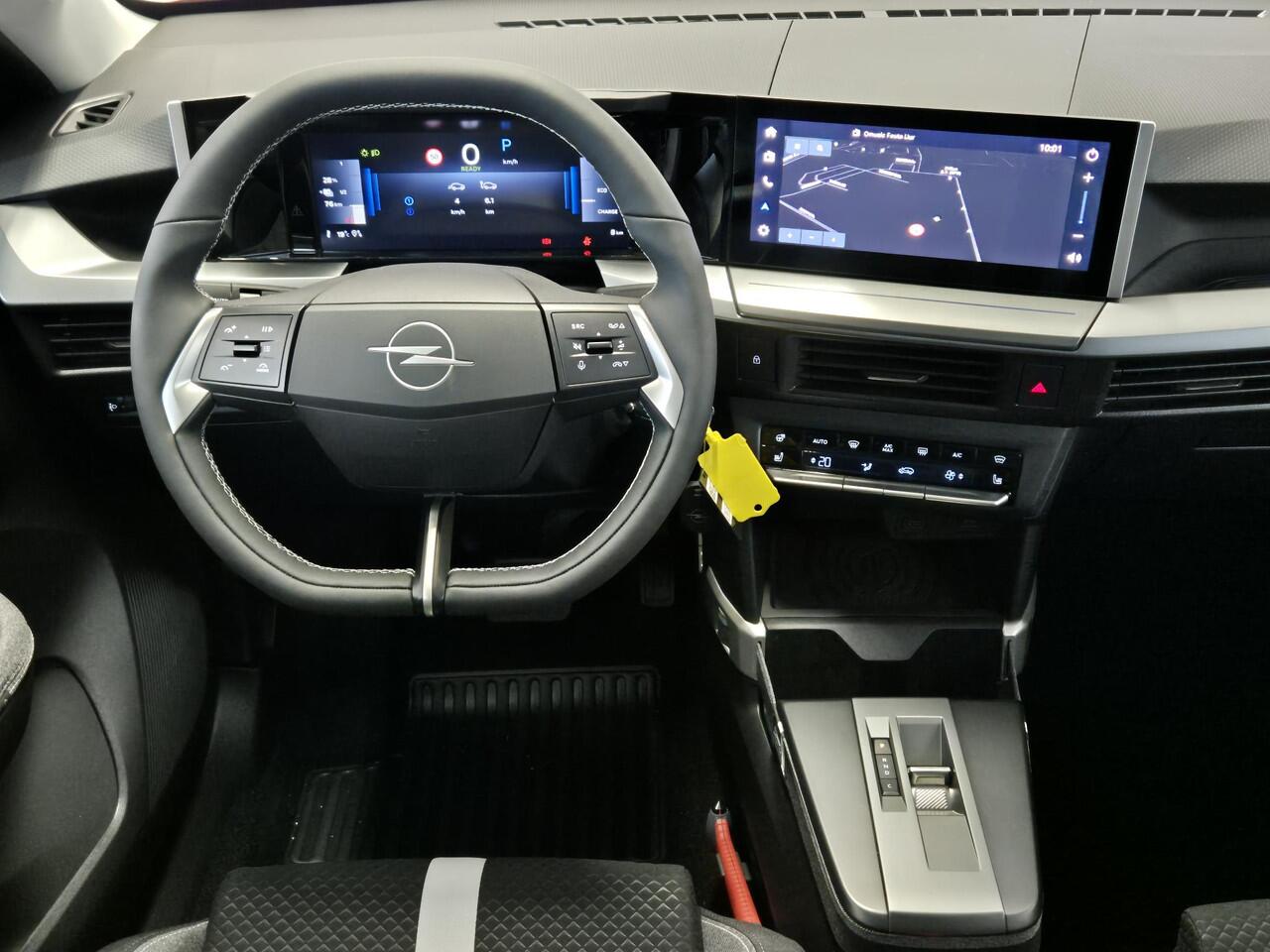 Opel FRONTERA Electric GS 44 kWh Navigatie | Achteruitrijcamera | Stoel/Stuurverwarming | Apple Carplay/Android Auto | Voorruitverwarming |