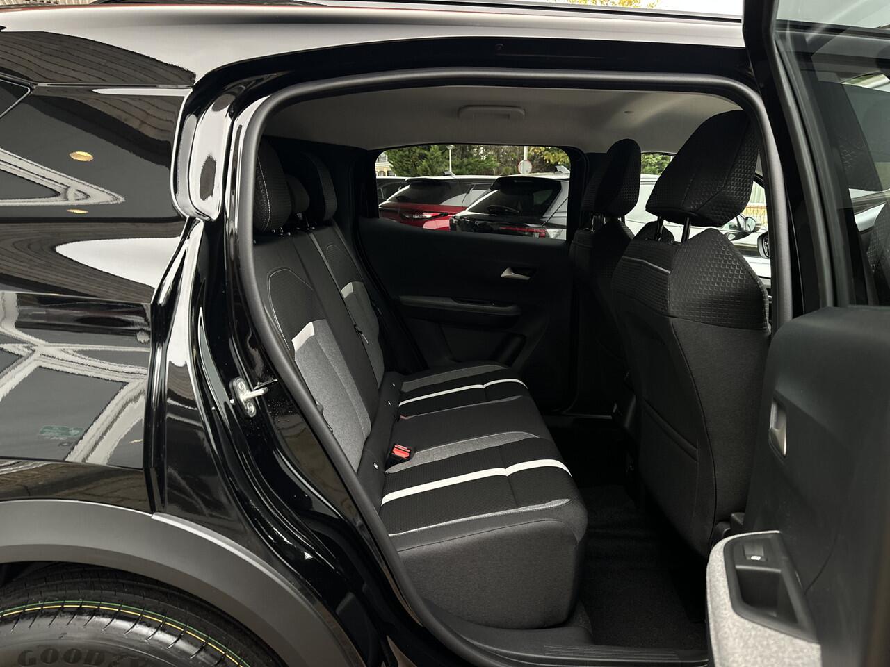 Opel FRONTERA 1.2 Turbo Hybrid GS Navi/Camera /stoel+stuur en Voorruitverwarming.