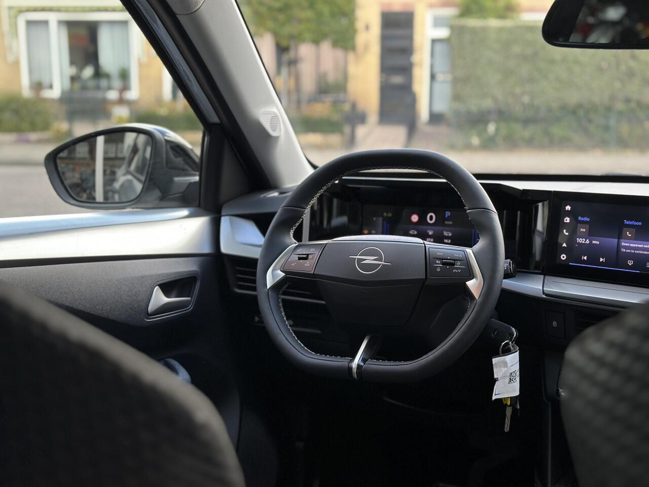 Opel FRONTERA 1.2 Turbo Hybrid GS Navi/Camera /stoel+stuur en Voorruitverwarming.