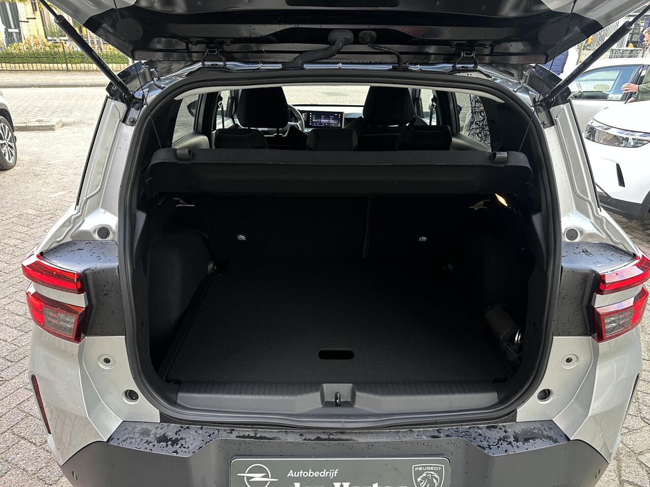 Opel FRONTERA 1.2 Turbo Hybrid GS Navi/Camera /stoel+stuur en Voorruitverwarming.