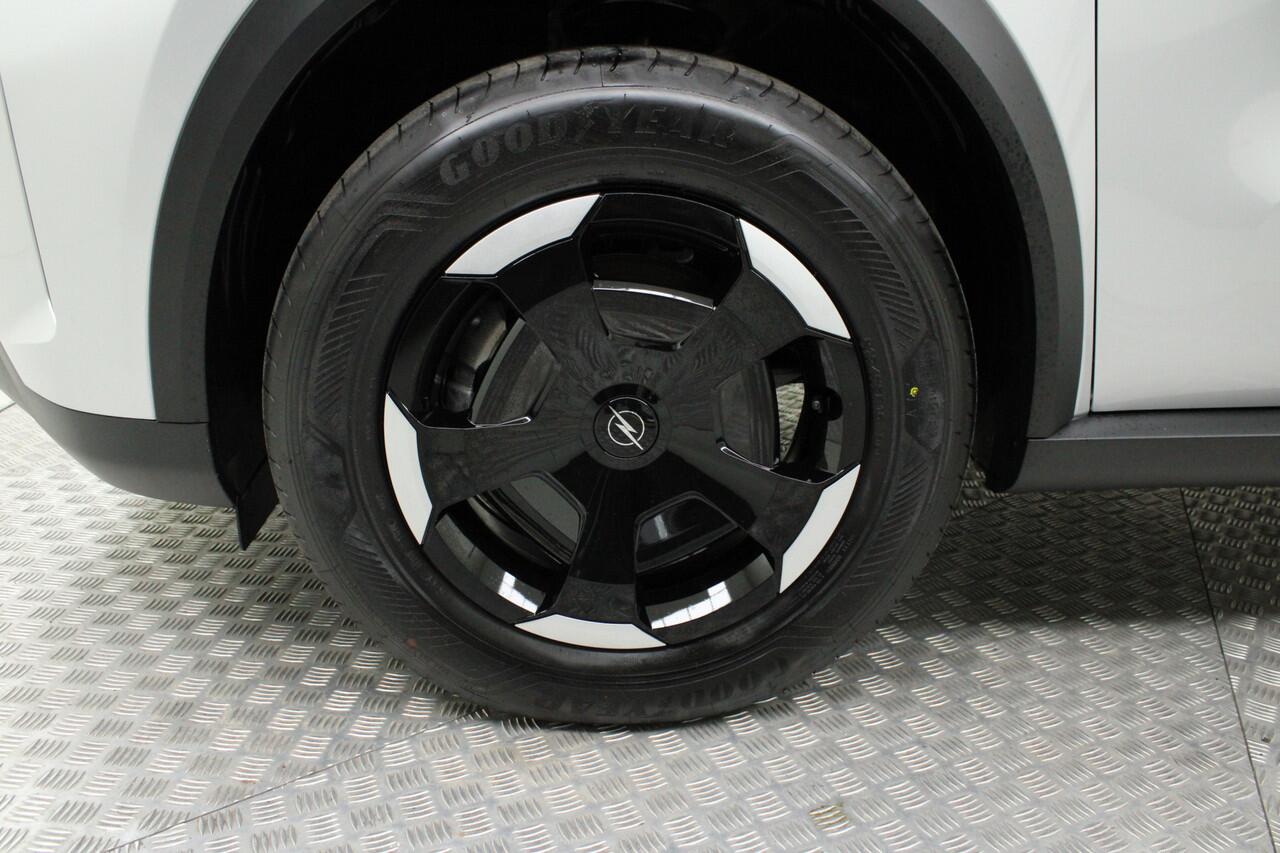 Opel FRONTERA Electric Edition 44 kWh | infotainment pakket | airco | navi | pdc achter+camera | carplay draadloos | cruise | bluetooth