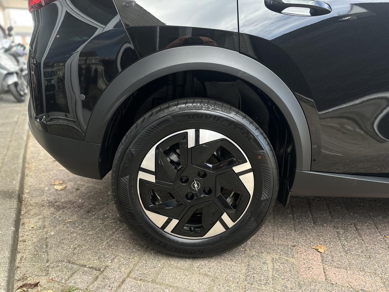 Opel FRONTERA 1.2 Turbo Hybrid GS 145pk 1250kg TREKGEWICHT Automaat / Stoel stuur verwarming / camera / ECC.