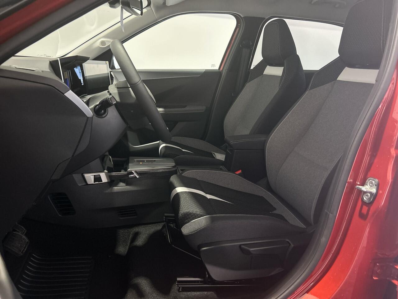 Opel FRONTERA Electric GS 44 kWh | Voorraad | Comfort pakket | Verwarmde stoelen & voorruit | Verwarmd stuurwiel | Dealerprijs ¤ 32.999 rijklaar, dus ¤ 5.599,- korting!