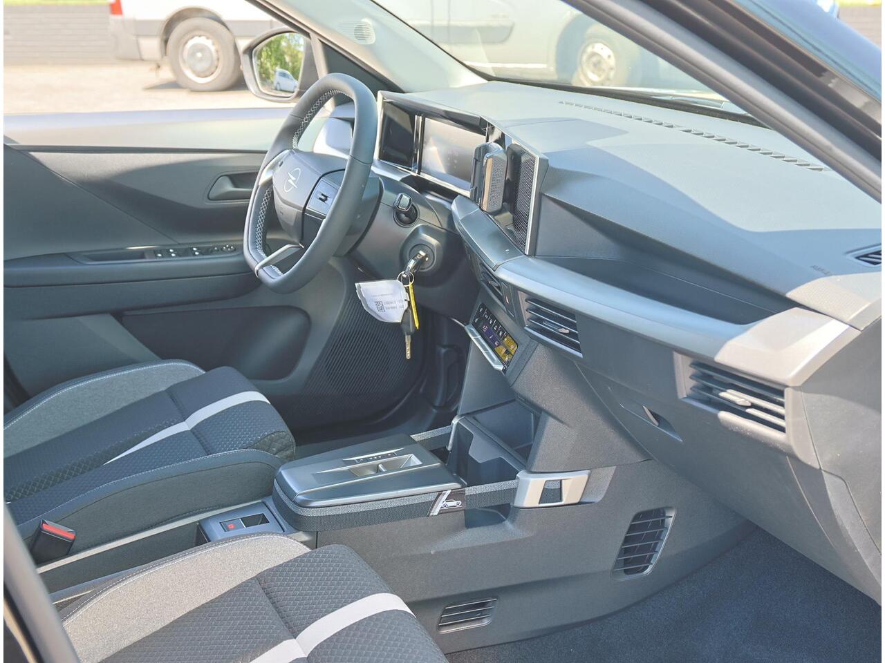 Opel FRONTERA Electric Edition 44 kWh | Incl. ¤3.272,18 Korting! | 11KW Boordlader | Smartphone Station | Airco | LED | Cruise Control | Parkeersensoren Achter |