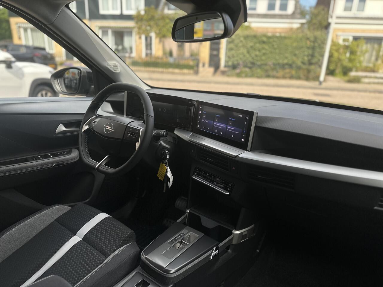 Opel FRONTERA 1.2 Turbo Hybrid GS 145pk 1250kg TREKGEWICHT Automaat / Stoel stuur verwarming / camera / ECC.