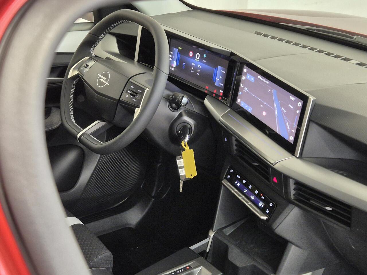 Opel FRONTERA Electric GS 44 kWh Navigatie | Achteruitrijcamera | Stoel/Stuurverwarming | Apple Carplay/Android Auto | Voorruitverwarming |