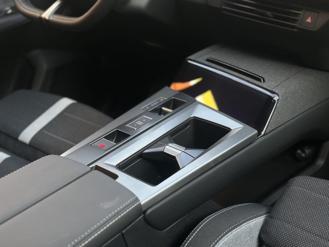 Opel Grandland 1.2 Turbo Hybrid Business Edition Elektrisch bedienbare achterklep/Stoel verwarming.