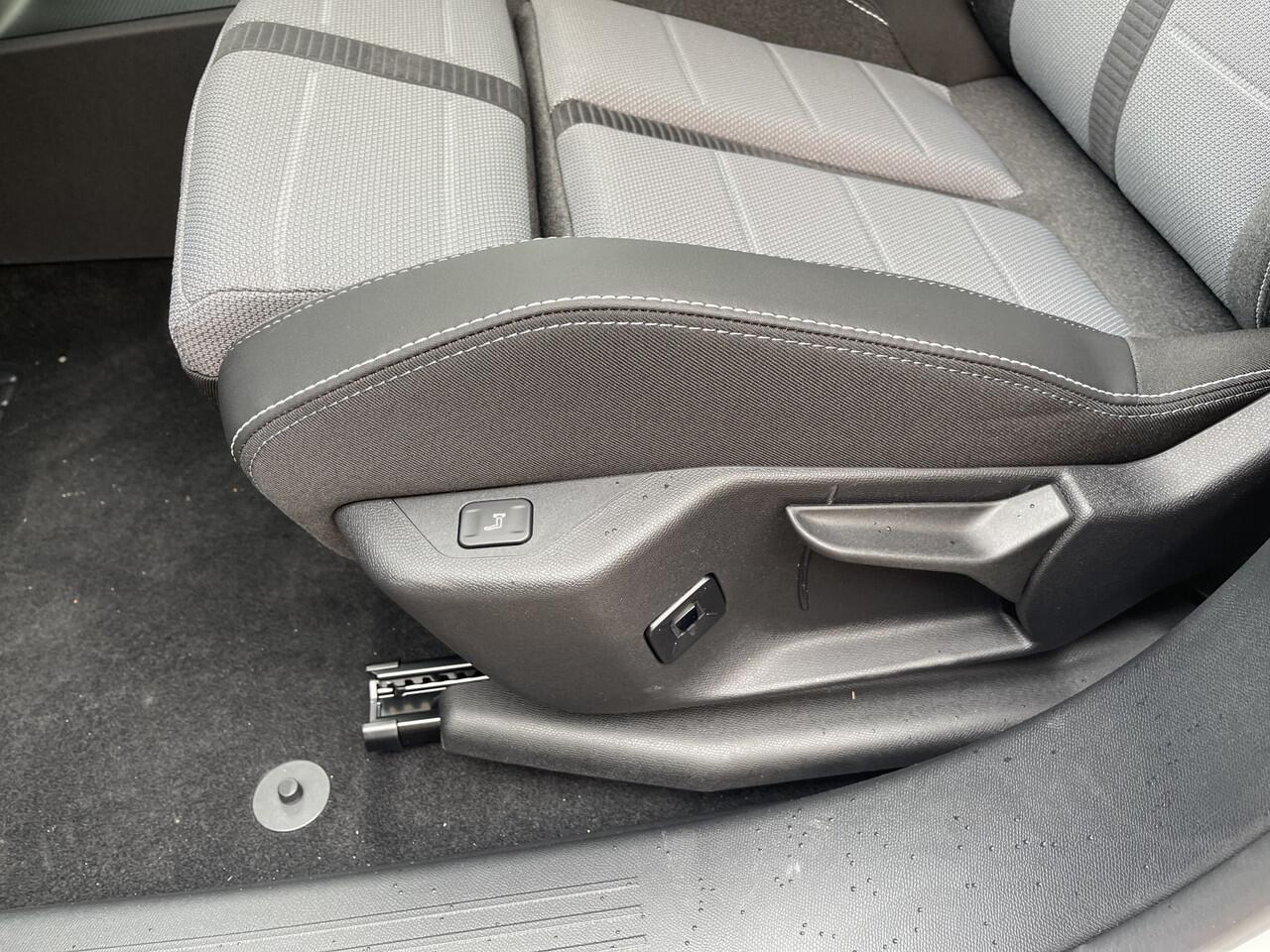 Opel Grandland 1.2 Turbo Hybrid GS Panorama dak/Focal Speakers/Electr achterklep.