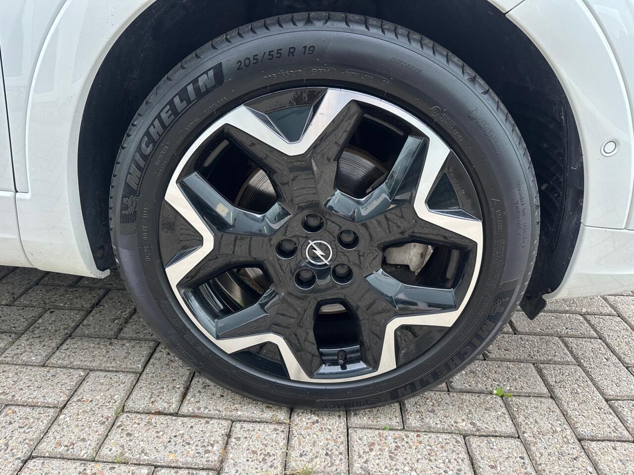 Opel Grandland 1.6 Turbo Plug-In Hybrid Ultimate 300 PK