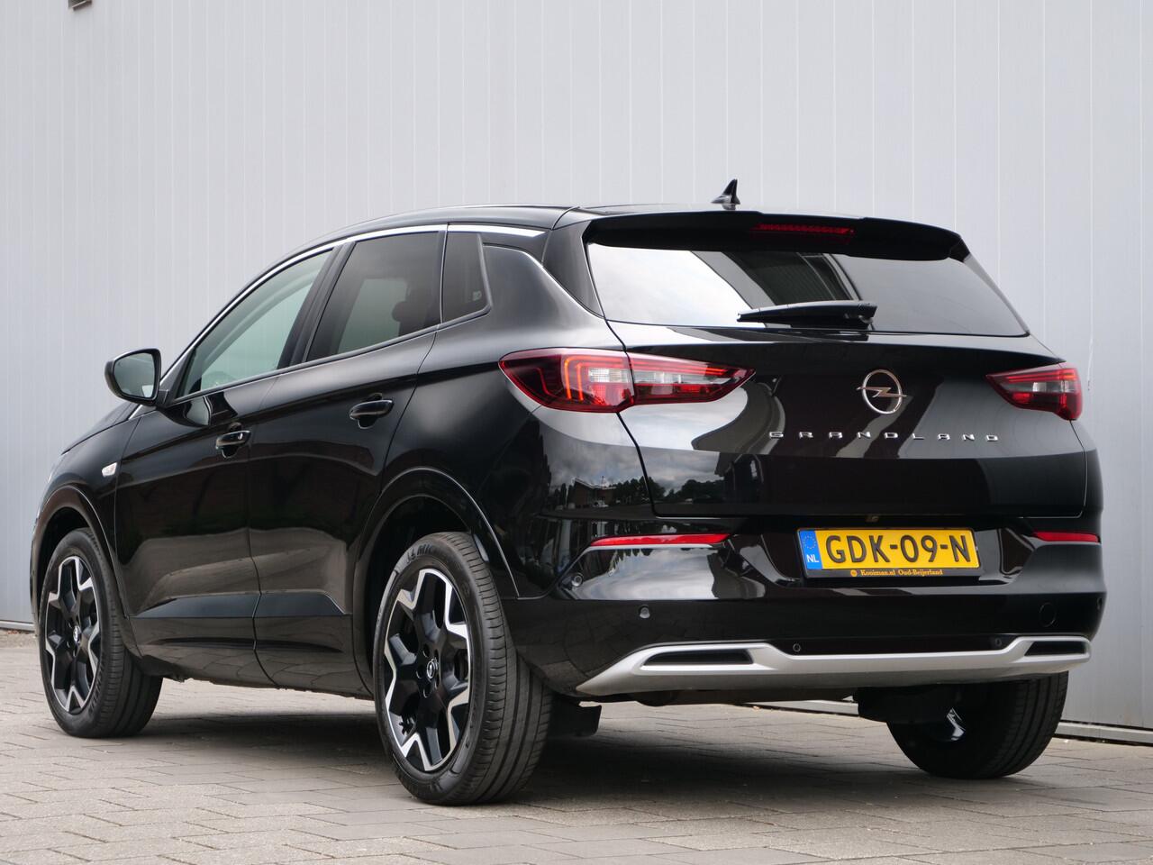 Opel Grandland 1.2 Turbo 130pk Ultimate AUTOMAAT 19 inch / Apple Carplay / LED-koplampen / Comfortstoelen