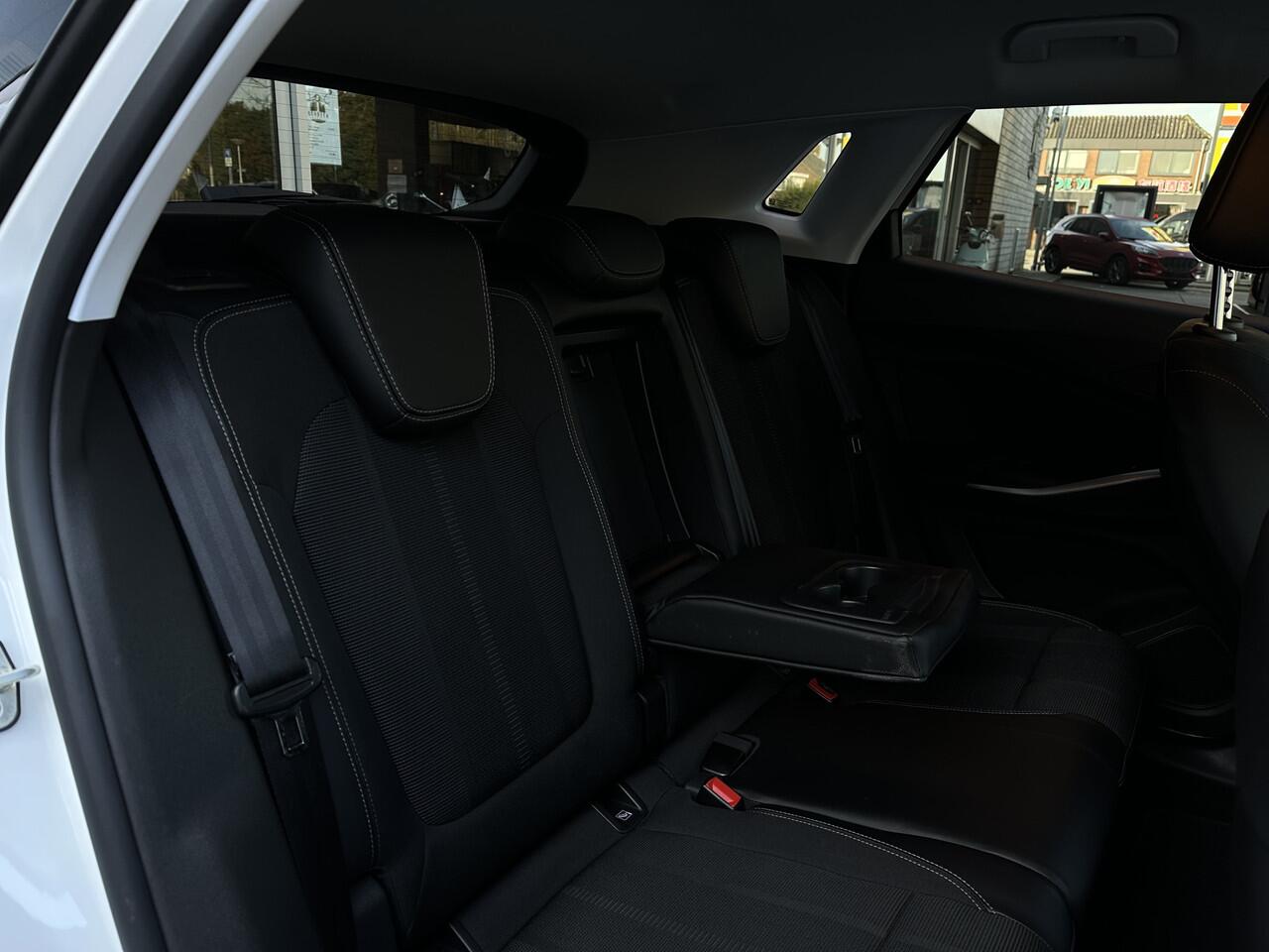 Opel Grandland 1.2 Turbo Elegance Automaat Camera/Stoel en stuurverwarming/Zelf inparkeren.