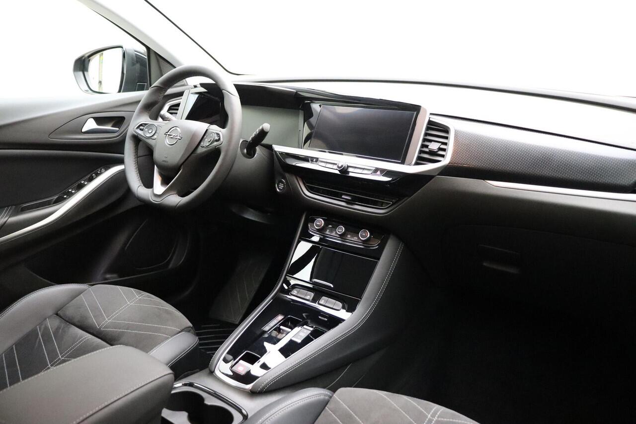 Opel Grandland 1.2 Turbo Ultimate Automaat | Achteruitrijcamera | Alcantara bekleding | Climate Control | Navigatie | Adaptive Cruise control | Stoel + stuurwielverwarming | Elektrische achterklep | Voorruitverwarming