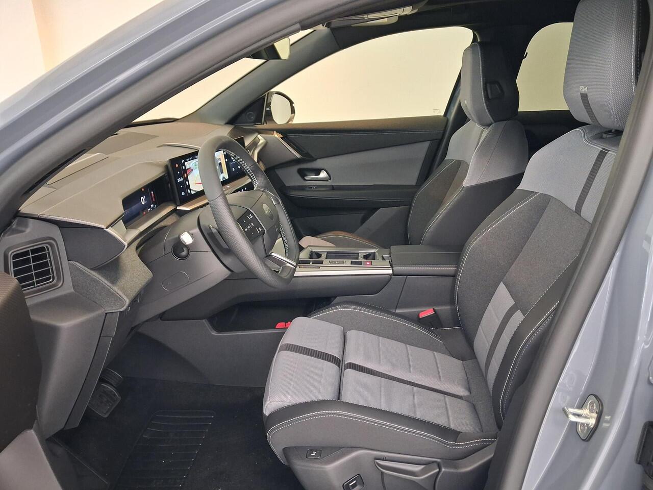 Opel Grandland 1.2 Turbo Hybrid Business Edition Automaat | Navigatie | Panoramisch Schuifdak | Head-Up Display | Elektrische Kofferklep | Focal Hi-Fi |