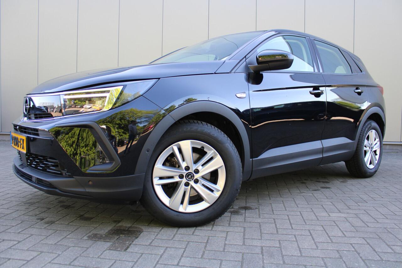 Opel Grandland 1.2 Turbo 131pk Edition | Achteruitrijcamera | Trekhaak | Stoelverwarming | Navigatie | Carplay