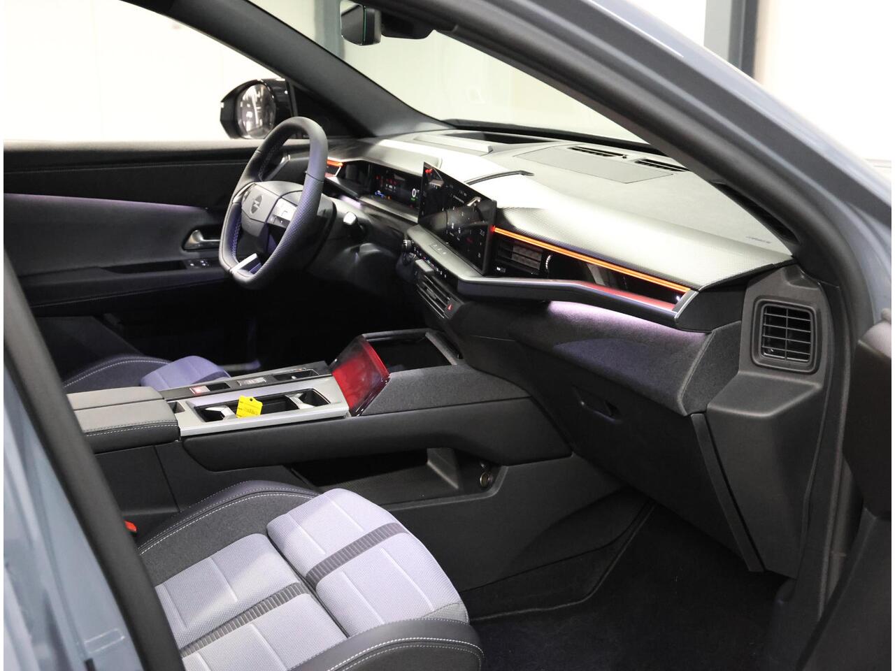 Opel Grandland Electric Business Edition 73 kWh | Incl. ¤1.897,08 Korting! | 17% bijtelling | AUTOMAAT | Warmtepomp | 360° Camera | Stoel, stuur & voorruit verwarmd | Apple Carplay/Android Auto | Elektr. achterklep | ARG-stoelen | Matrix LED | Navigatie |