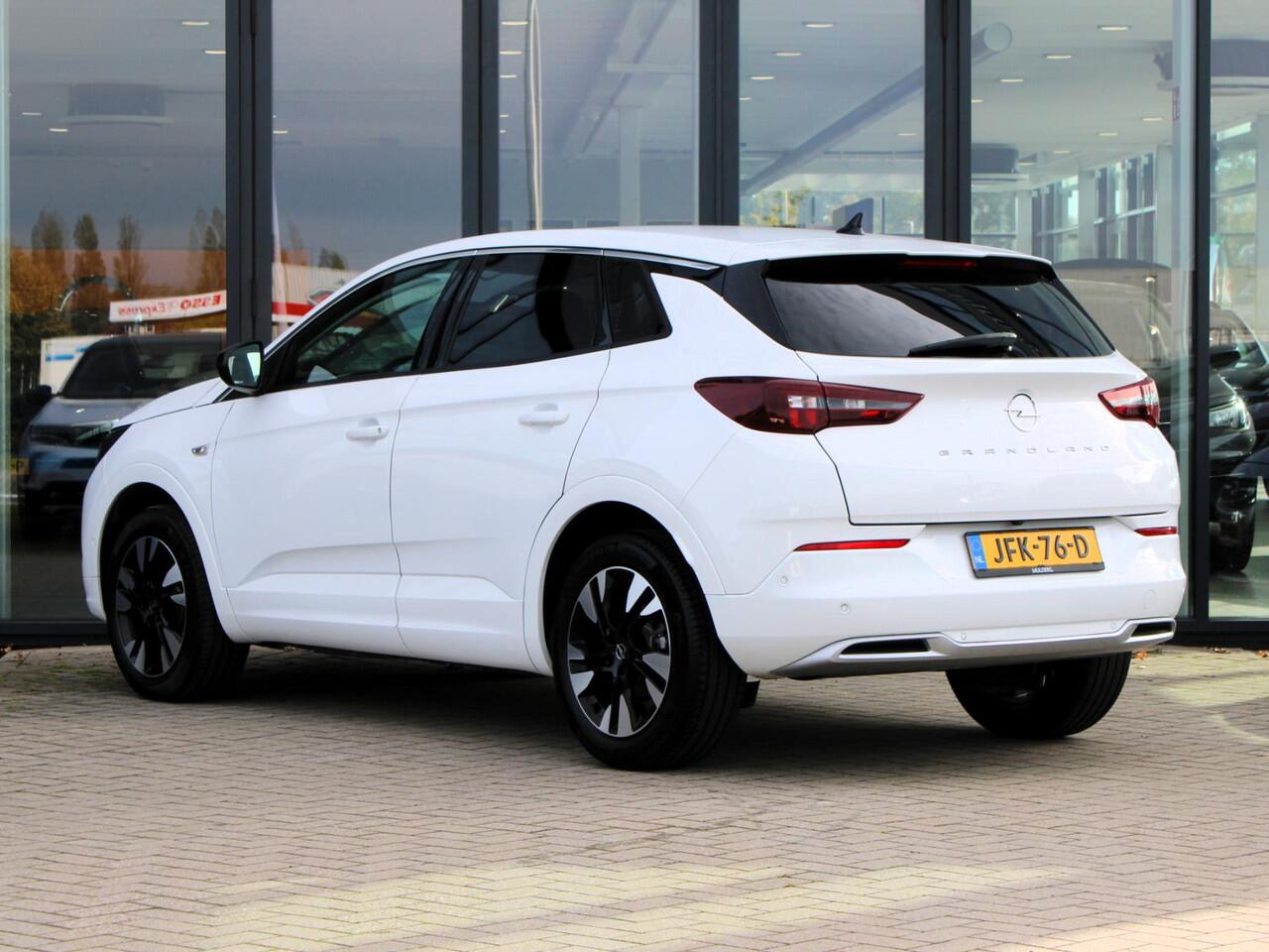 Opel Grandland 1.2 Turbo Business Elegance Automaat | Carplay/ Camera / Climate