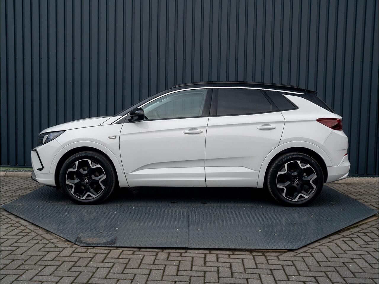 Opel Grandland 1.2 Turbo Ultimate | Led Matrix | Elk A-klep | Keyless | Prijs Rijklaar!!