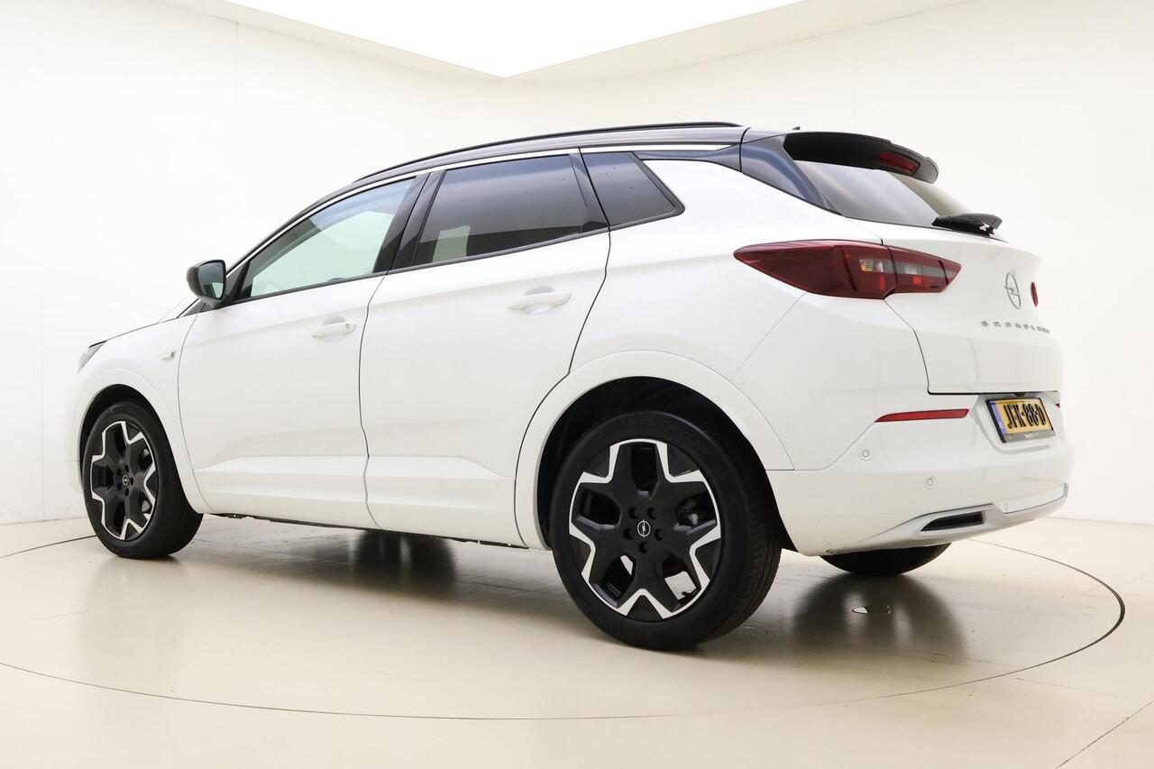 Opel Grandland 1.2 Turbo Ultimate Automaat | Navigatie | Elektrische Achterklep | Stoelverwarming | Climate & Cruise Control | Alcantara bekleding | Zwart dak | Lichtmetalen velgen