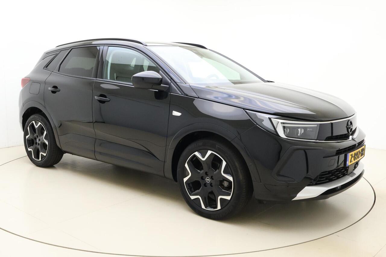 Opel Grandland 1.2 Turbo Ultimate 130pk | Automaat | Alcantara Bekleding | Navigatie | Trekhaak | Elektrisch achterklep | Camera | Winter Pack | 19" Lichtmetalen Velgen | Zeer luxe!