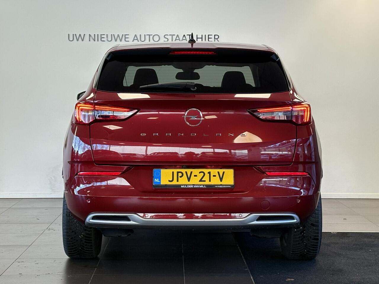 Opel Grandland Elegance 1.2 Turbo 130pk | ALL SEASON BANDEN | AGR-STOEL | LED PIXEL VERLICHTING | 360° CAMERA | DODEHOEKBEW. | NAVI | ISOFIX |