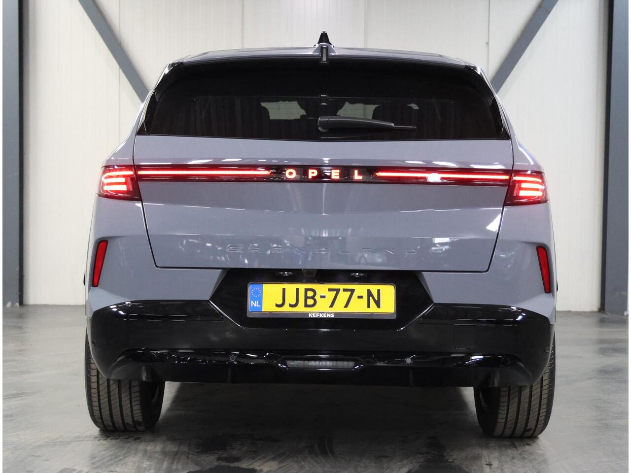 Opel Grandland Electric Business Edition 73 kWh | Incl. ¤1.897,08 Korting! | 17% bijtelling | AUTOMAAT | Warmtepomp | 360° Camera | Stoel, stuur & voorruit verwarmd | Apple Carplay/Android Auto | Elektr. achterklep | ARG-stoelen | Matrix LED | Navigatie |