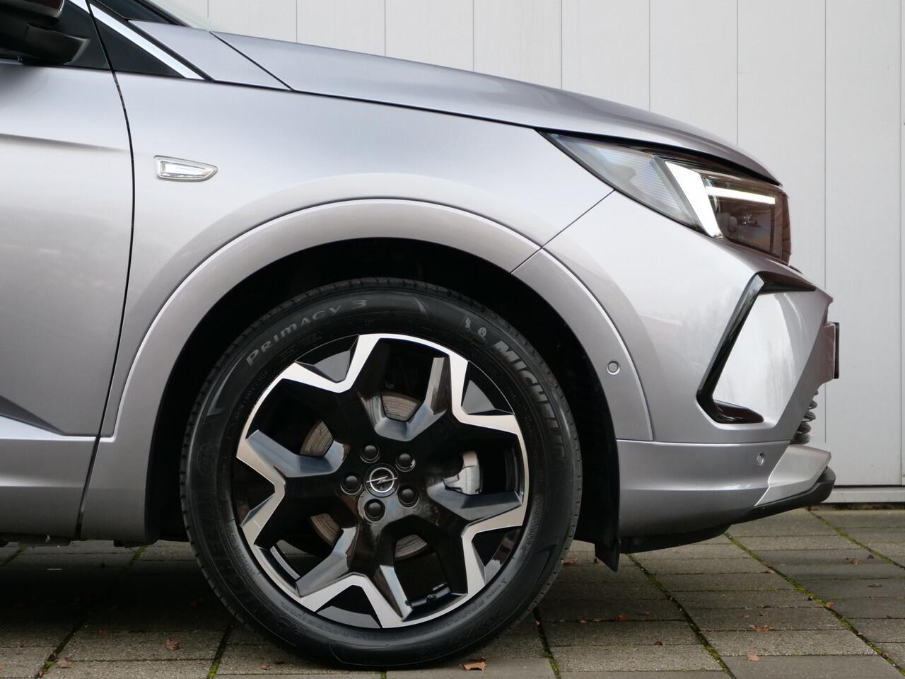 Opel Grandland 1.2 Turbo Business Elegance 130 Pk Automaat Apple Carplay / DAB / Camera / Navigatie / Winterpakket