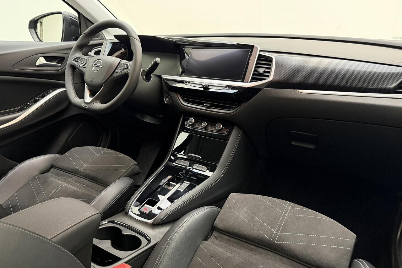 Opel Grandland 1.2 Turbo Ultimate | Navigatie | Climate & Cruise Control | Elektrische Achterklep | Stoel & Stuurverwarming |