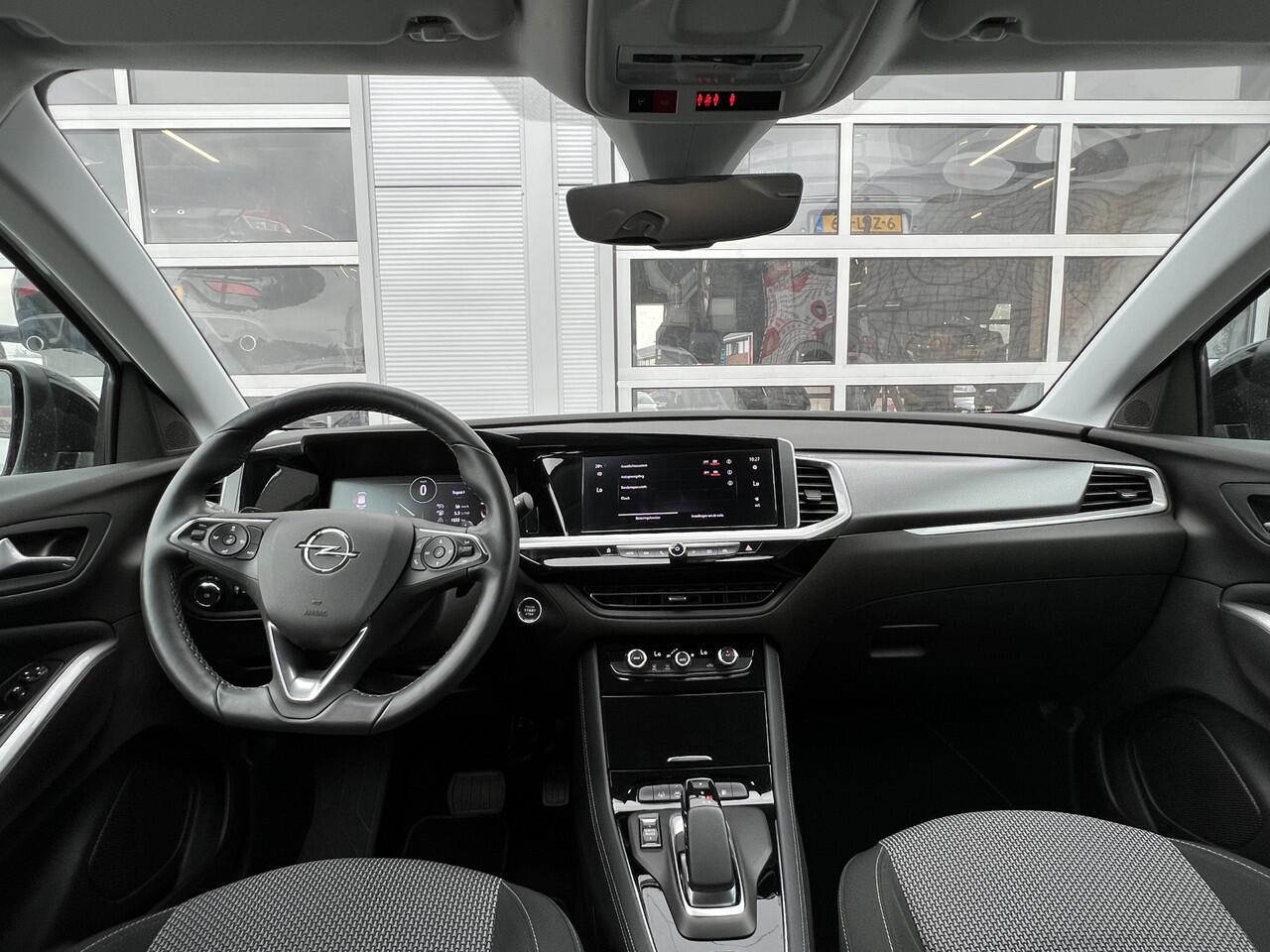 Opel Grandland 1.6 Turbo Plug-In Hybrid | Navigatie/Android/Apple Carplay | LM Velgen 18" | Achteruitrijcamera | Adaptive Cruise Control | Stuur Verwarmd |