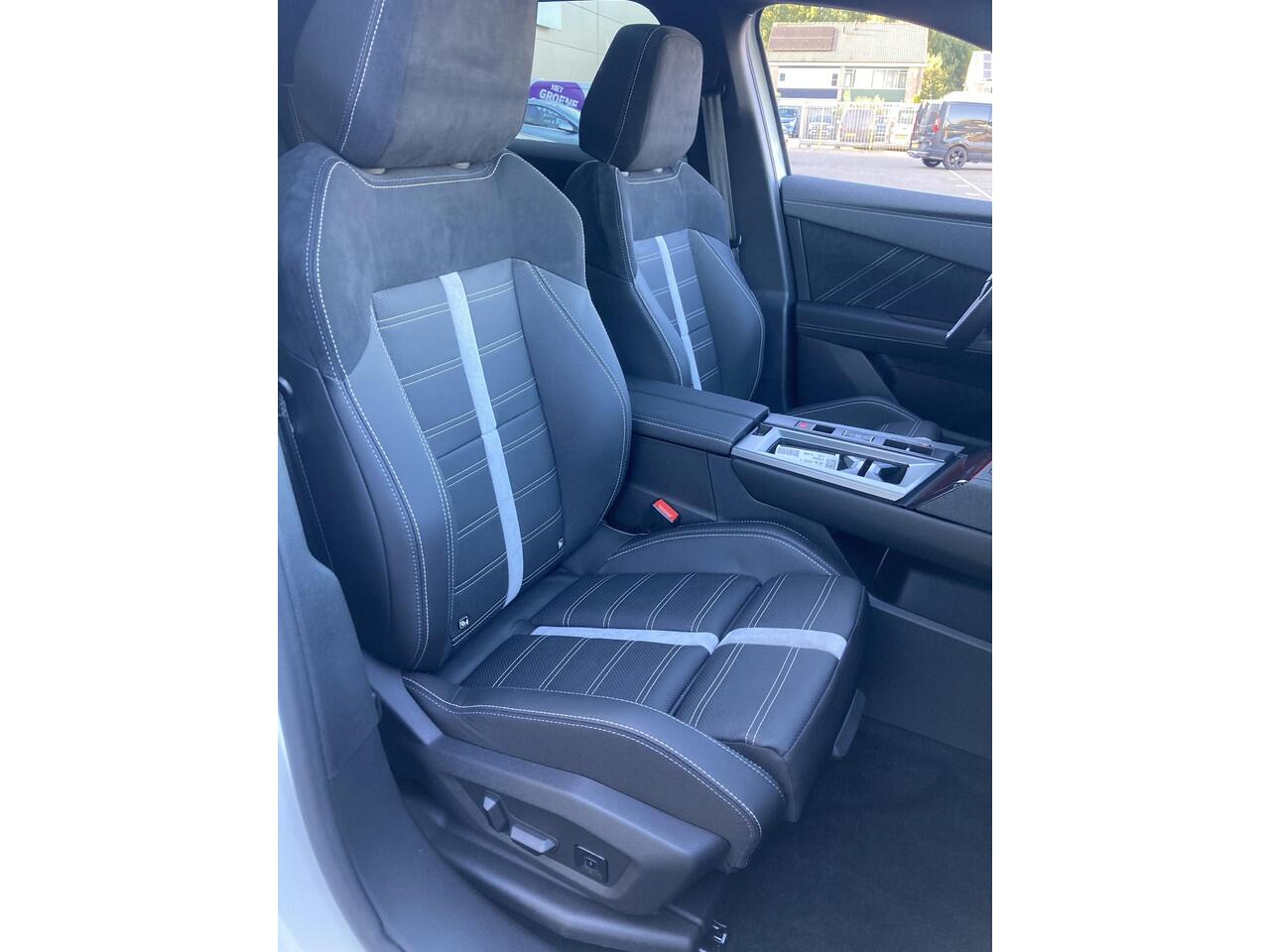 Opel Grandland 1.2 Turbo Hybrid Business Edition | NIEUW | DIRECT LEVERBAAR | Navigatie | Lederen bekleding | Adaptive Cruise Control | Camera | Focal | Glazen schuifdak | LED Matrix | 19" Lichtmetalen velgen