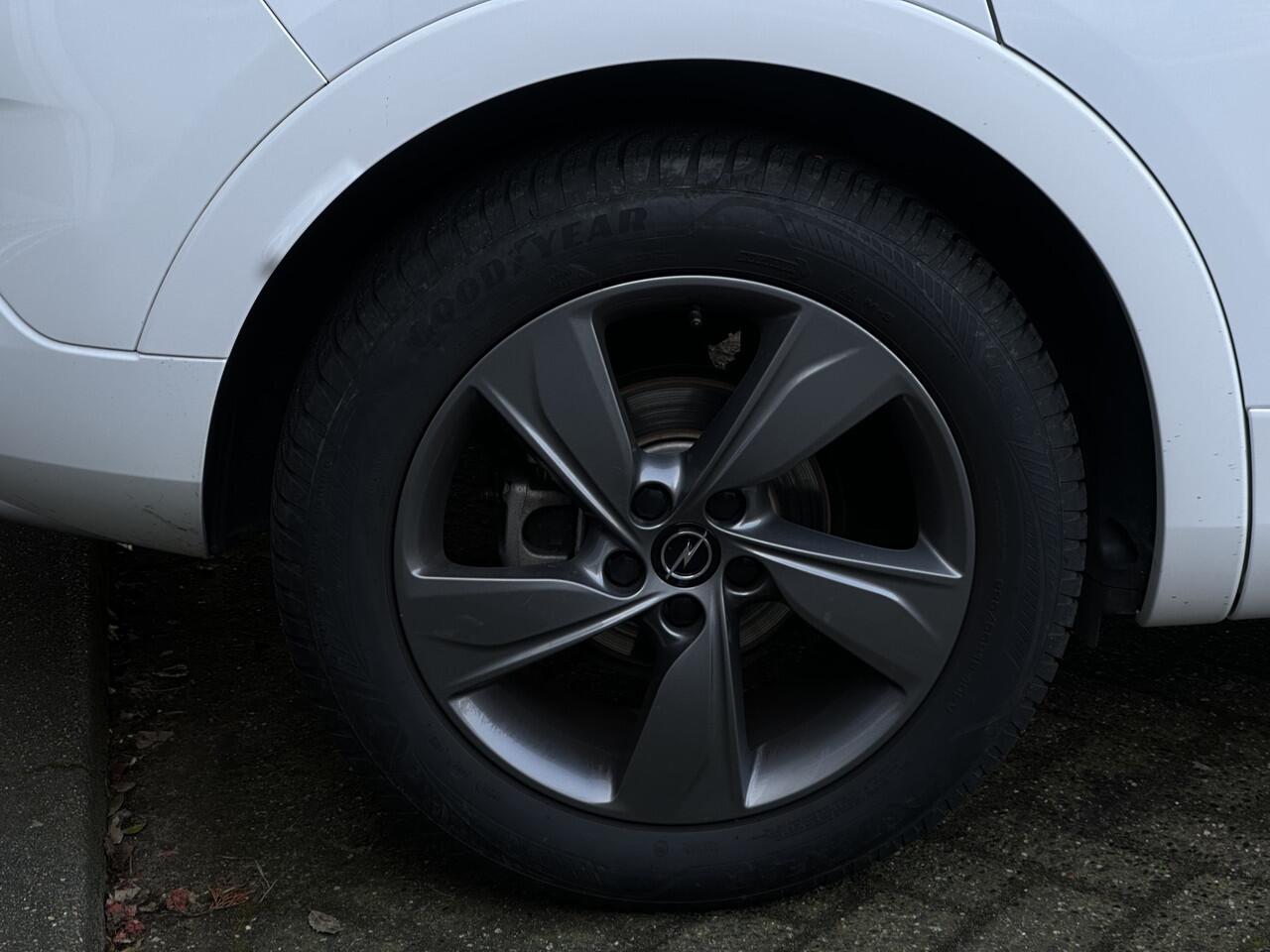 Opel Grandland 1.2 Turbo Elegance Automaat Camera/Stoel en stuurverwarming/Zelf inparkeren.