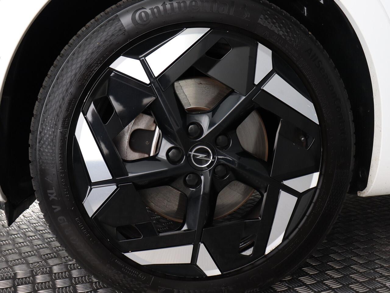 Opel Grandland 1.6 Turbo Plug-In Hybrid 4x4 GSe (Verw. voorruit / Camera / Navi / Elek. achterklep / ACC)